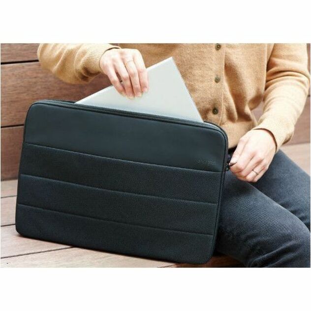 Kensington Carrying Case (Sleeve) for 16" - Black K60395WW