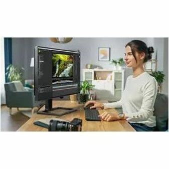 PHILIPS 243B1 - 24 inch Monitor, LED, FHD, HDMI, DP, USB-C(90W), USB-Hub, 4 Year Manufacturer Warranty - 24" 243B1